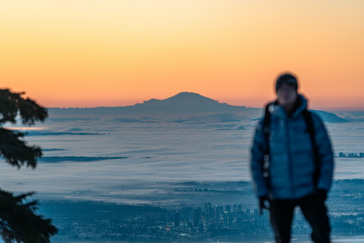 看云海的人 · Watching the sea of fog at sunrise — Mount Seymour Provincial Park, North Vancouver, BC