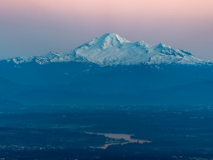 Mount Seymour 雪地露营：贝克山、雷尼尔山与云海中的温哥华